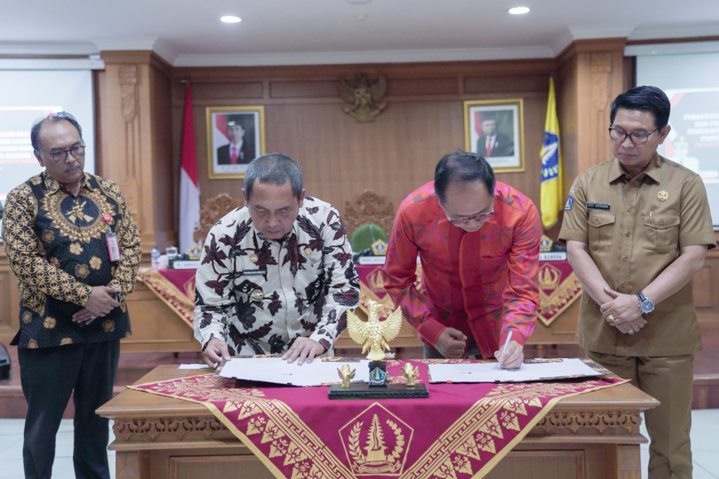 Wabup Suiasa Tandatangani PKS Pembangunan Antara Badung Dengan Madiun